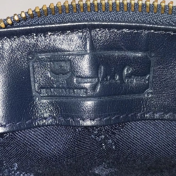 Vintage MCM Visetos Navy and White 2–Way Boston Bag - Picture 12 of 14